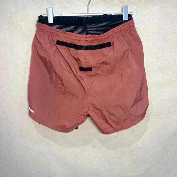 Nike | Run Division 3-In-1 Running Shorts - Claystone / Sz S [CU5556‌-‌652] - Picture 10 of 15
